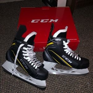 CCM skates size 8 in good condition.  Used only a few times.